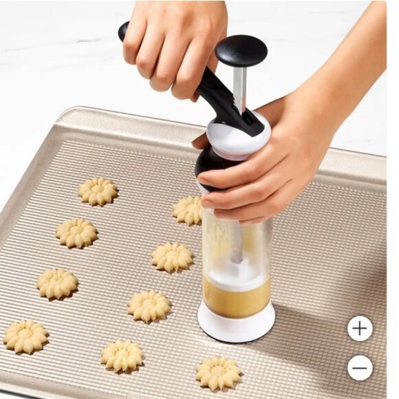 OXO SoftWorks Cookie Press with 18 Cookie Disks NIB - Picture 6 of 7